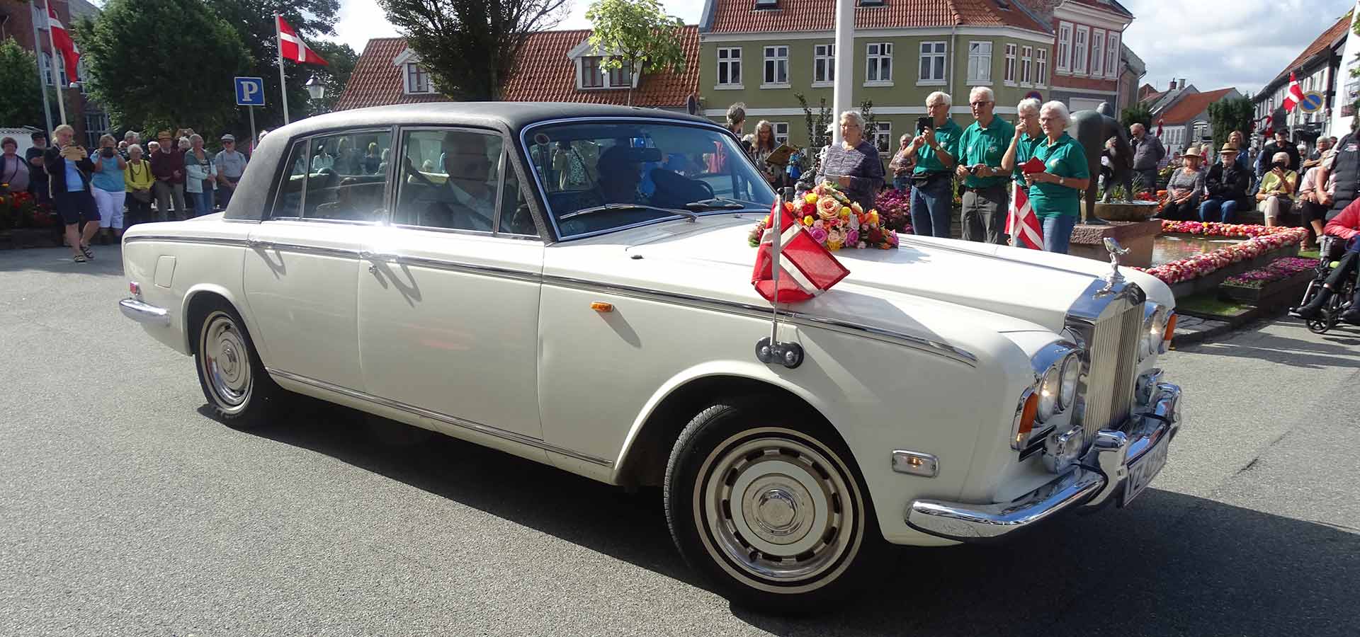 Fin gammel bil havde fundet vej til Rosenfestivalen i Bogense